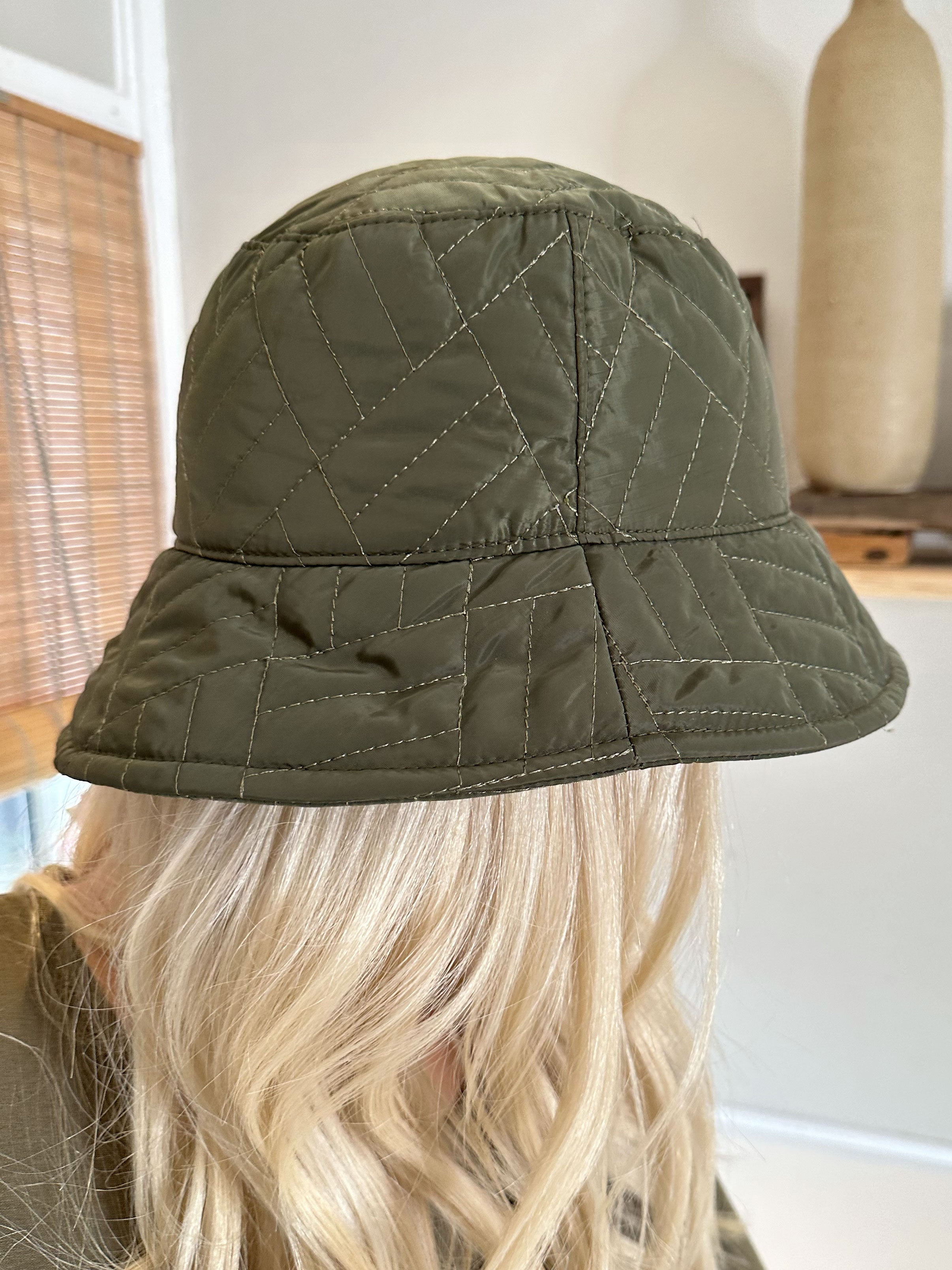 Gabriella - Sød bøllehat med syninger